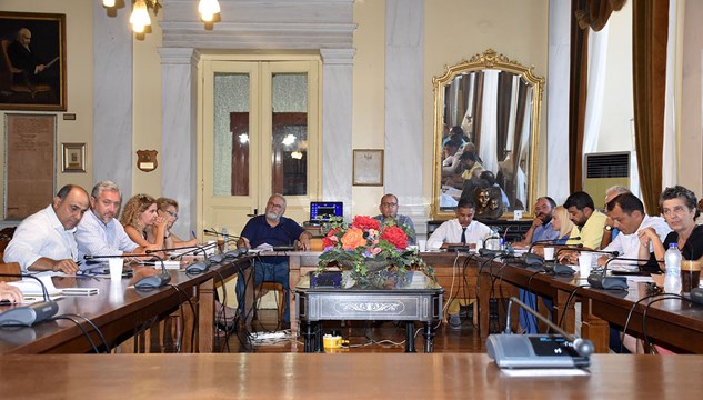 Χαρακτηρισμοί και βαριές εκφράσεις πυροδότησαν το Δημοτικό Συμβούλιο