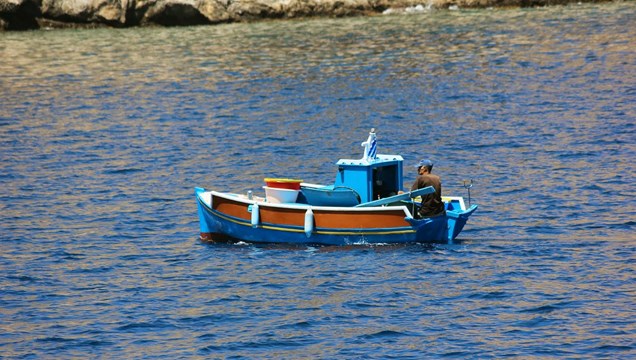 Ερασιτέχνες αλιείς από τη Σύρο, αντιδρούν στην φορολογία των σκαφών