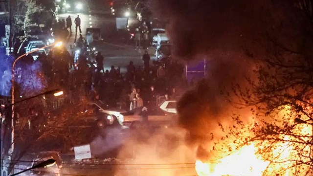 Φορτηγά γεμάτα πτώματα: Το καθεστώς του Ιράν σφαγίασε έως και 30.000 διαδηλωτές μέσα σε δυο μέρες ανηλεούς καταστολής * Αποκάλυψη TIME