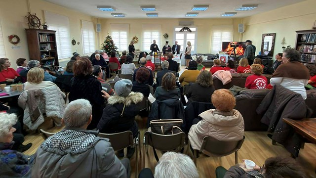 Κοπή πρωτοχρονιάτικης πίτας  στο ΚΑΠΗ Σύρου Ερμούπολης