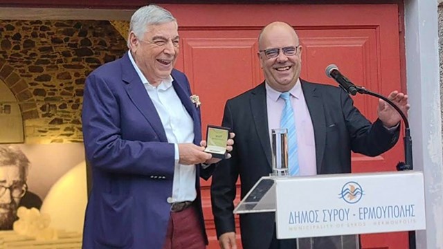 "Ο κ. Κομνηνός, με την συνεχή του προσφορά, αποδεικνύει ότι η αγάπη για έναν τόπο εκφράζεται μέσα από πράξεις που αφήνουν παρακαταθήκη."