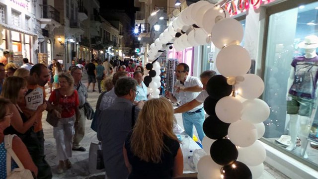 Με απόλυτη επιτυχία η διοργάνωση της "Λευκής Νύχτας" στην Ερμούπολη