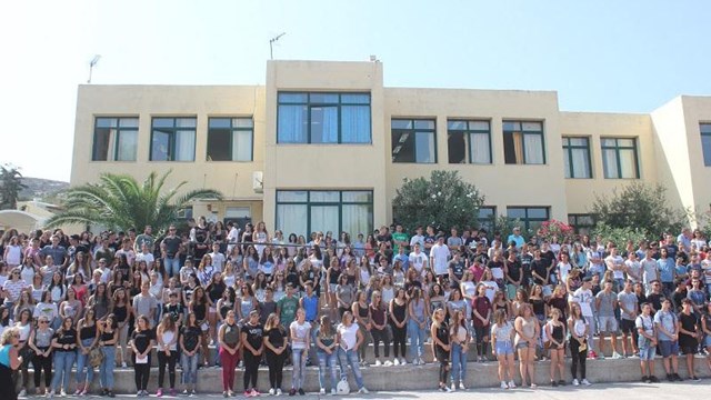 Σύλληψη 18χρονου για την κλοπή στα Λύκεια της Σύρου