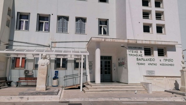 Προσφορά γευμάτων στο προσωπικό του νοσοκομείου Σύρου