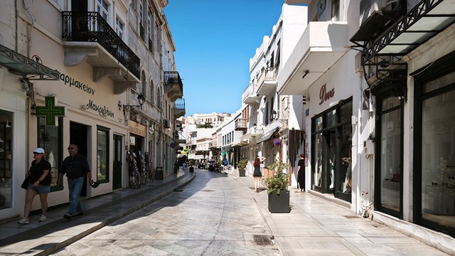 Εμπορικός Σύλλογος Σύρου: Ξεκινούν σήμερα οι θερινές εκπτώσεις