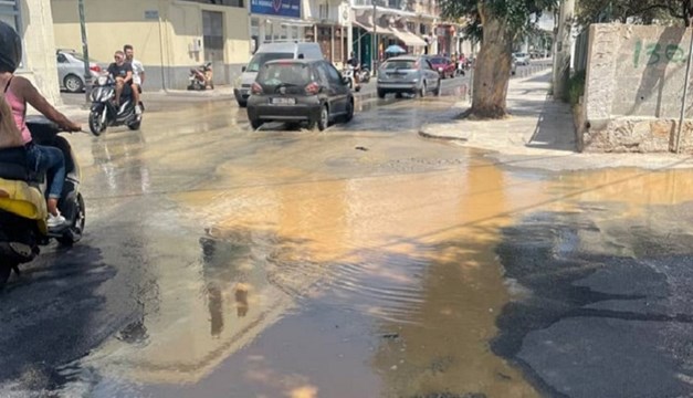 Σύρος: Πλημμύρισε η οδός Ηρώων Πολυτεχνείου