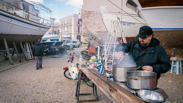 Σύρος: τα φαγητά των παλιών ψαράδων στο καρνάγιο