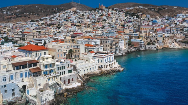 Σύρος και Πάρος ξεχωρίζουν στους TIMES του Λονδίνου
